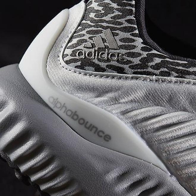 超低价入手！Adidas alphabounce 灰色女士运动鞋