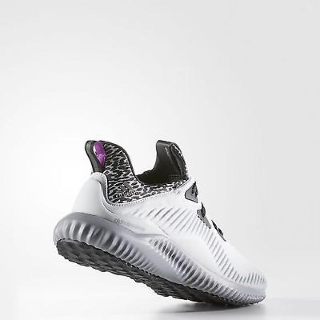 超低价入手！Adidas alphabounce 灰色女士运动鞋