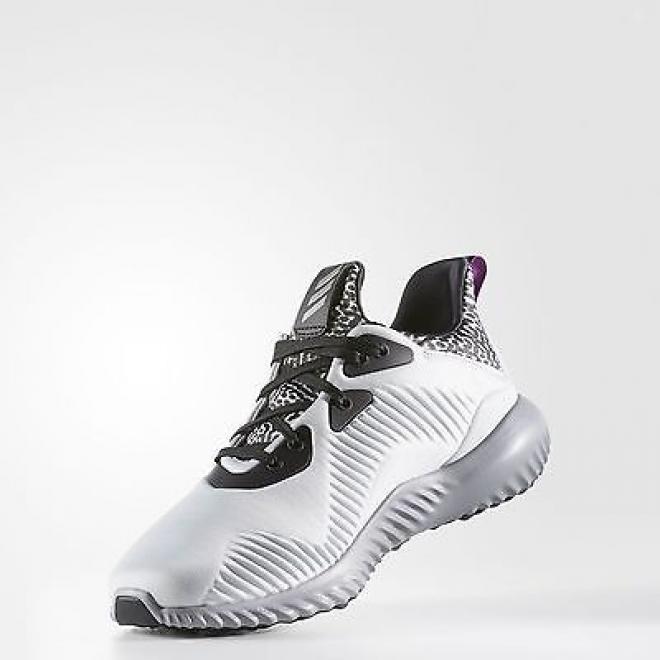 超低价入手！Adidas alphabounce 灰色女士运动鞋