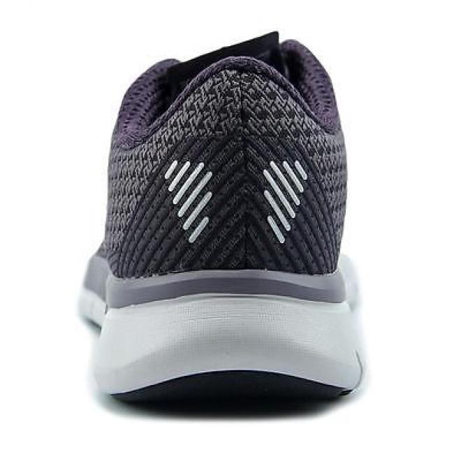 UNDER ARMOUR 安德玛 Charged Lightning 女款跑鞋